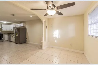 6218 Oak Cluster Circle, Tampa, FL 33634 - Photo 9