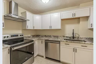 6218 Oak Cluster Circle, Tampa, FL 33634 - Photo 3