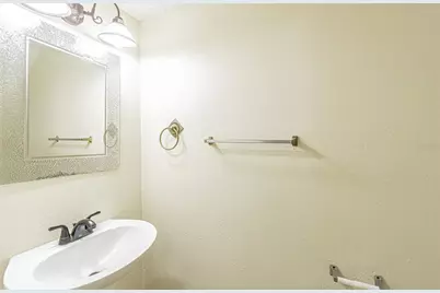 6218 Oak Cluster Circle, Tampa, FL 33634 - Photo 15