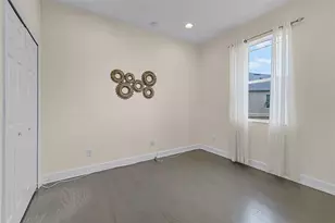 2504 Sapphire Greens Ln, Sun City Center, FL 33573 - Photo 9