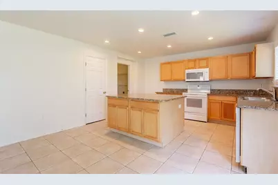 6924 Lake Eaglebrooke Drive, Lakeland, FL 33813 - Photo 5