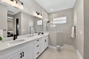 10253 Canaveral Cir, Sarasota, FL 34241 - Photo 23