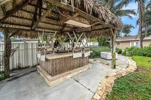 3401 Coquina Key Dr SE, Saint Petersburg, FL 33705 - Photo 25