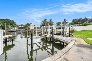3401 Coquina Key Dr SE, Saint Petersburg, FL 33705 - Photo 5