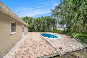 3401 Coquina Key Dr SE, Saint Petersburg, FL 33705 - Photo 27