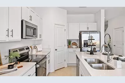 501 Moonstone Court, Groveland, FL 34736 - Photo 9