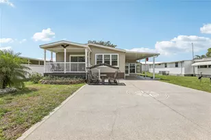 36850 Lakewood Dr, Zephyrhills, FL 33542 - Photo 3