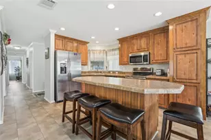 36850 Lakewood Dr, Zephyrhills, FL 33542 - Photo 15