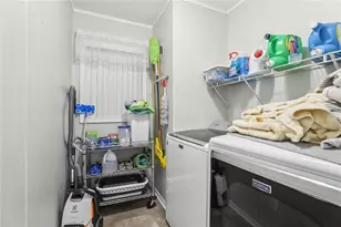 36850 Lakewood Dr, Zephyrhills, FL 33542 - Photo 23