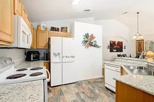 358 Lancaster Dr, Davenport, FL 33897 - Photo 7