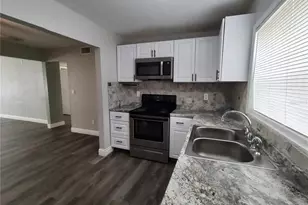 320 W Howry Ave, Deland, FL 32720 - Photo 3