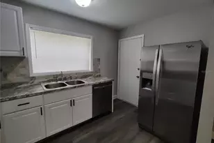 320 W Howry Ave, Deland, FL 32720 - Photo 5