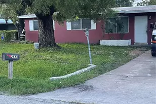 2561 Parkway St, Fort Myers, FL 33901 - Photo 1