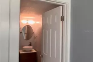 4127 Dolphin Dr, Tampa, FL 33617 - Photo 11