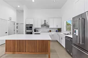 7906 Napoleon St, Orlando, FL 32825 - Photo 9