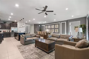 2060 Lelani Cir, Davenport, FL 33897 - Photo 13