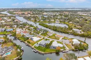 2322 Riverbluff Pkwy, Sarasota, FL 34231 - Photo 35