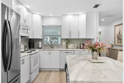 2322 Riverbluff Parkway #V250, Sarasota, FL 34231 - Photo 7