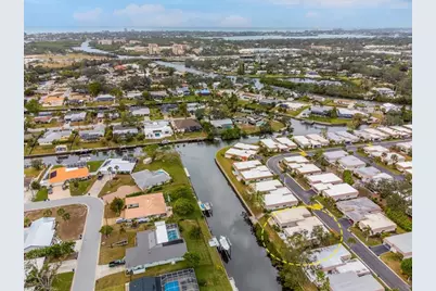 2322 Riverbluff Parkway #V250, Sarasota, FL 34231 - Photo 31