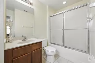 121 Las Fuentes Dr, Kissimmee, FL 34746 - Photo 33