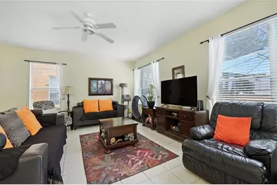 121 Las Fuentes Drive, Kissimmee, FL 34746 - Photo 7