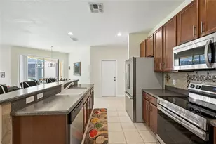 121 Las Fuentes Dr, Kissimmee, FL 34746 - Photo 13