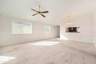 37355 Derbyshire Dr, Zephyrhills, FL 33542 - Photo 11