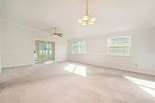 37355 Derbyshire Dr, Zephyrhills, FL 33542 - Photo 9