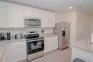 695 Bay Leaf Dr, Kissimmee, FL 34759 - Photo 7