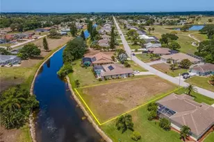 129 Bunker Rd, Rotonda West, FL 33947 - Photo 1