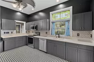 126 E Palmetto Ave, Howey in the Hills, FL 34737 - Photo 11