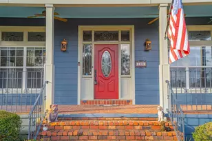 126 E Palmetto Ave, Howey in the Hills, FL 34737 - Photo 3