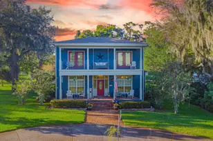 126 E Palmetto Ave, Howey in the Hills, FL 34737 - Photo 1