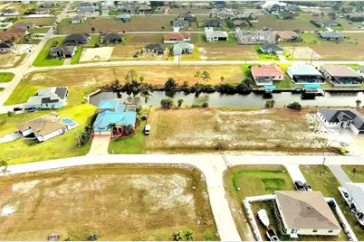 1939 NW 34th Place, Cape Coral, FL 33993 - Photo 15
