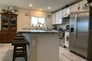 6305 Domenico Ct, Groveland, FL 34736 - Photo 9