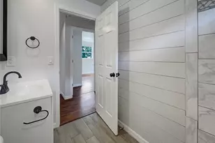 5198 Moeller Ave, Sarasota, FL 34233 - Photo 27