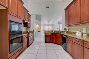 2472 Winfield Dr, Kissimmee, FL 34743 - Photo 7