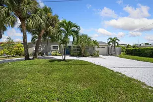 3596 Beach Dr SE, Saint Petersburg, FL 33705 - Photo 5