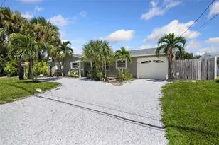 3596 Beach Dr SE, Saint Petersburg, FL 33705 - Photo 9