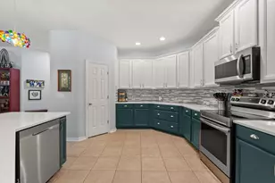 2445 Pickford Cir, Apopka, FL 32703 - Photo 9