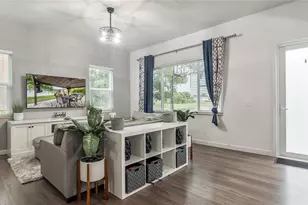 556 Cresta Cir, West Palm Beach, FL 33413 - Photo 15