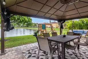 556 Cresta Cir, West Palm Beach, FL 33413 - Photo 49