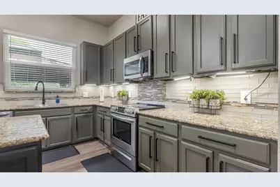 556 Cresta Circle, West Palm Beach, FL 33413 - Photo 11