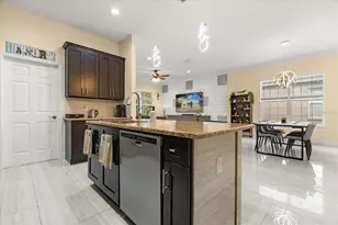 2717 Scarborough Ct, Kissimmee, FL 34744 - Photo 9