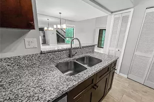 5530 SW 8th Pl, Gainesville, FL 32607 - Photo 3