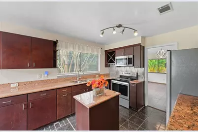 140 W York Court, Longwood, FL 32779 - Photo 17