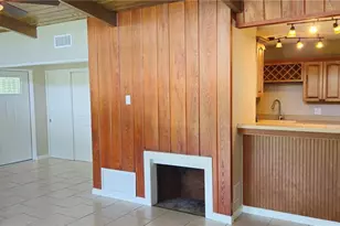 126 E Cypress Ave, Howey in the Hills, FL 34737 - Photo 9