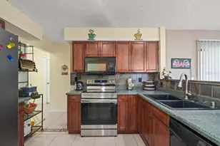 10164 Gifford Dr, Spring Hill, FL 34608 - Photo 13