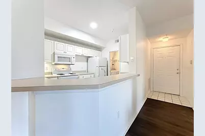 5548 Metrowest Boulevard #209, Orlando, FL 32811 - Photo 11