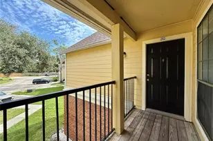 8724 Mallard Reserve Dr, Tampa, FL 33614 - Photo 3